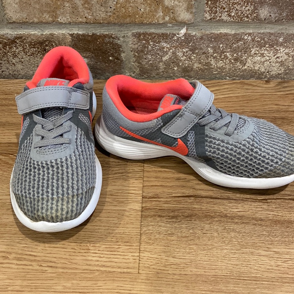 Girls Featherlite Nike Sneakers